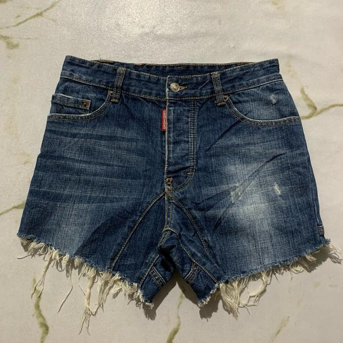 Celana Pendek Jeans Dsquared2 Size 48 Denim