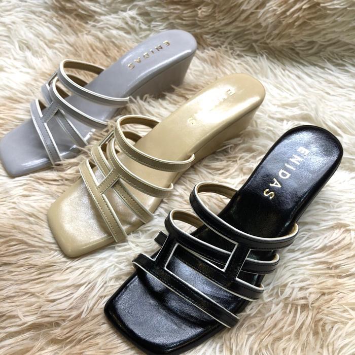 ENIDAS Sendal Wedges Wanita Kode 2030 - Sandal Hak Tinggi dengan Desain Elegan dan Nyaman untuk Wani