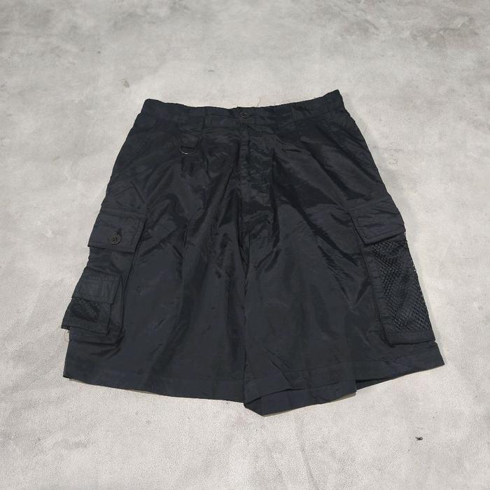 Celana pendek cargo nylon pria GT hitam bekas