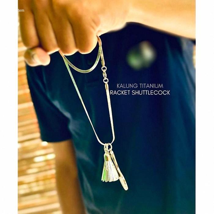 Kalung Badminton Pria Wanita Titanium Silver | Gantungan Kunci Raket Shuttlecock Original Terbaru