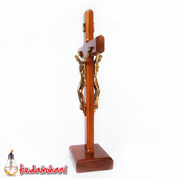 Salib Duduk Meja Kayu Courpus Dua Sisi Patung Yesus INRI Logam Kuningan 30 cm