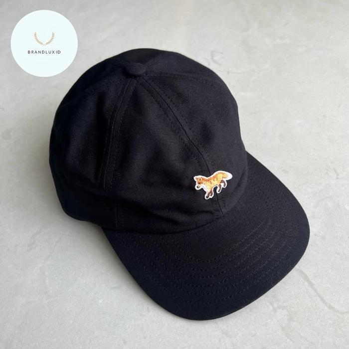 Maison kitsune baby fox cap in black adjustable cap unisex