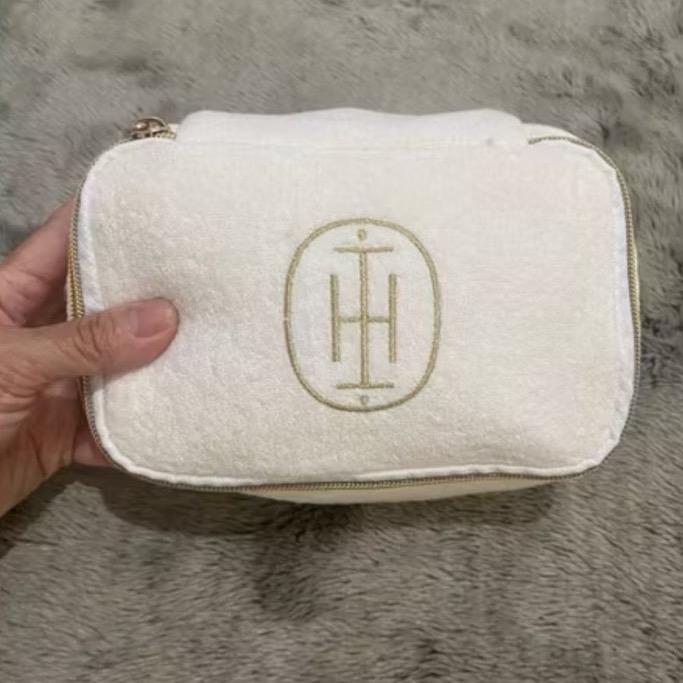 Tas make up putih bulu bulu halus preloved