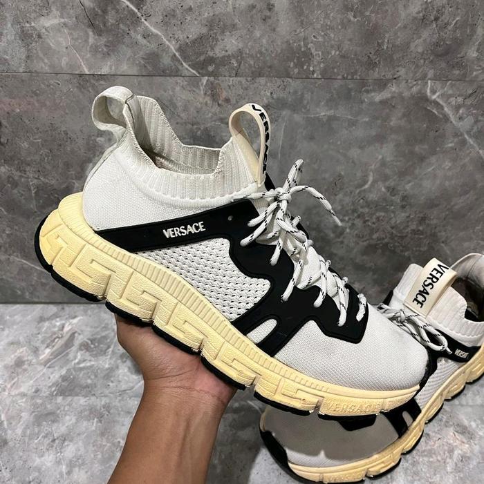 Sepatu VERSACE Original Sneakers Casual Bekas Second Preloved Authentic