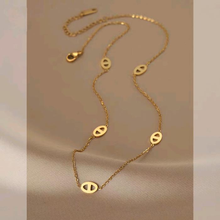 Kalung Wanita Titanium Motif Hidung Babi