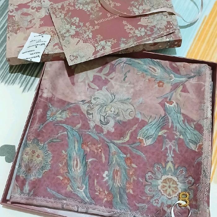 New Hijab Buttonscarves Topkapi Raspberry Square