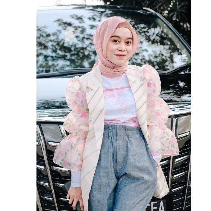 SIDELINE - Sonya Outer - Lesty Series