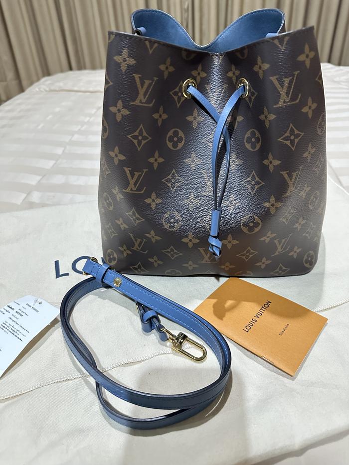 Louis Vuitton Neo Noe 2018 Blue Jeans Tas Canvas Monogram Leather Made in Italy Kondisi Inside Bersi