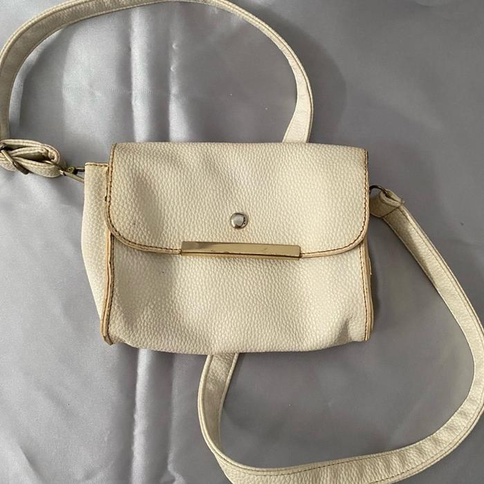 Tas salempang putih (preloved)
