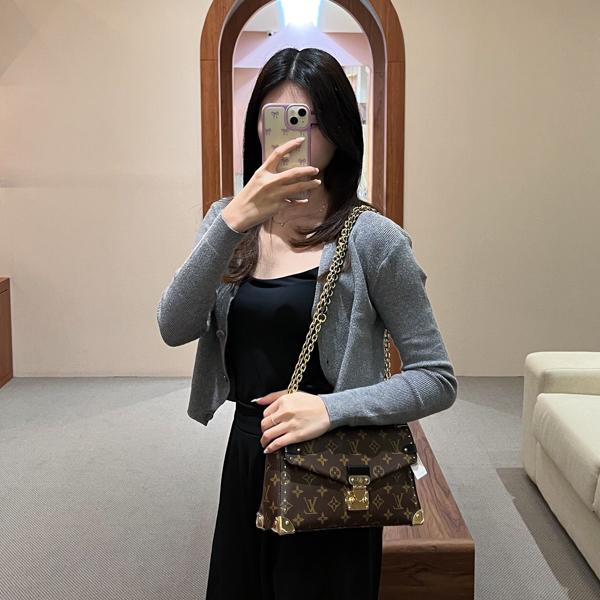 Tas LV LOUIS VUITTON TRUNKIE MONOGRAM BROWN CHAIN SHOULDER BAG 100% ORIGINAL - 27X16X8CM
