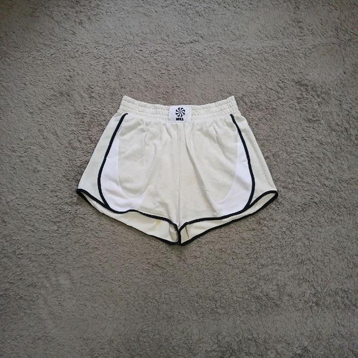 Celana Pendek Nike Sportwear "NSW" Big Swoosh "DM6784-025"