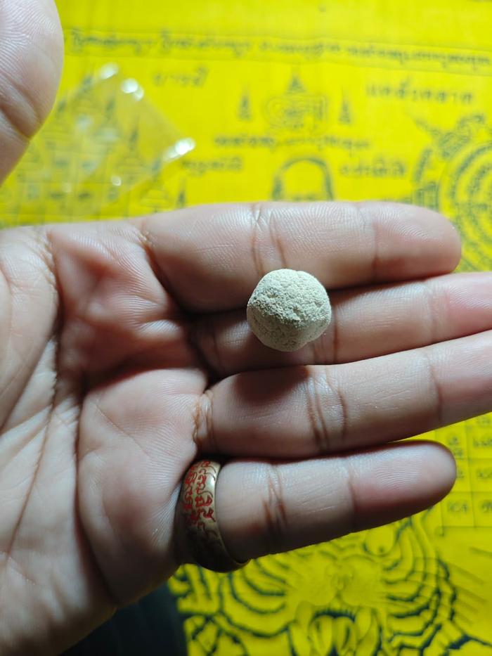 AMULET PIL BLESSING AIR AJAHN O - G0054
