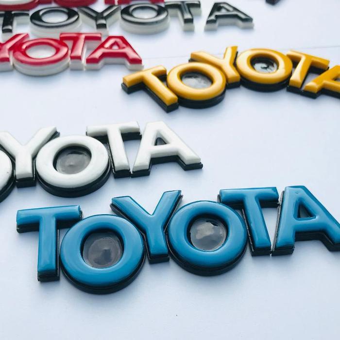 EMBLEM MOBIL TOYOTA BESAR TIMBUL IMENSI VARIASI MOBIL DENGAN HURUF TERPISAH