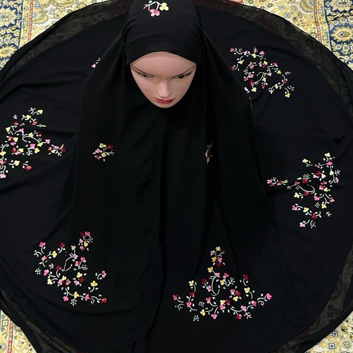 Mukena  sulam  tangan bunga  melati tumpuk dengan bahan seruti Paris