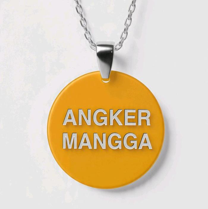 Kalung Bulat Liontin Tulisan Angker Mangga Elegan dan Modern untuk Penampilan Stylish dan Modis