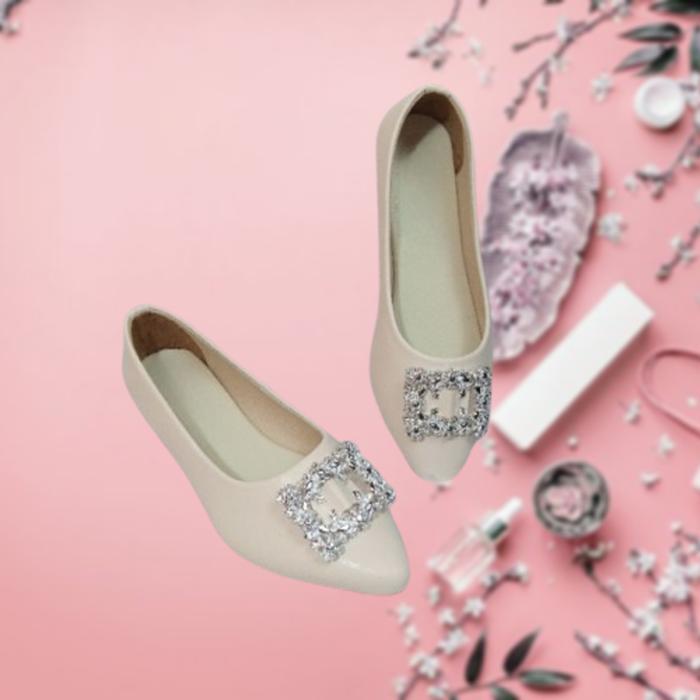 Sepatu Flat Shoes Kantor Wanita Kerja Pantofel Elegan Bahan Kulit Sintetis Sol Karet Warna Cream Hit