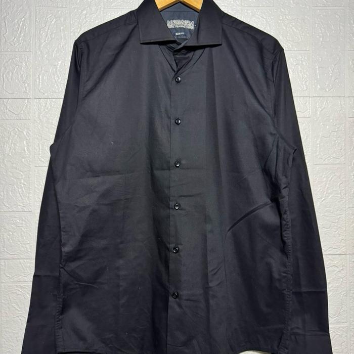 KEMEJA HITAM SPAO L SECOND THRIFT