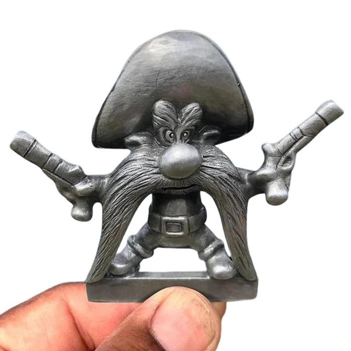 Car Hood Ornaments Cartoon Vintage Coyote Rocket/Gunner Car License
