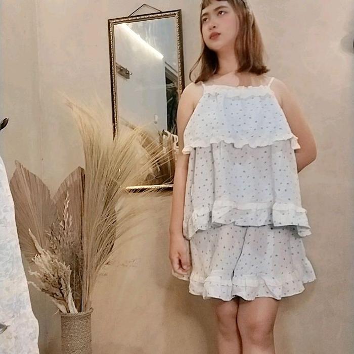 Ullala Dress Wanita Polka Dot Layered Ruffle Hem Cantik untuk Santai dan Casual