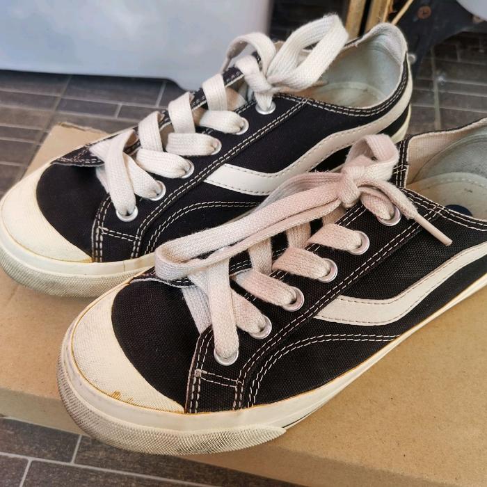 Sepatu ventela low public ukuran 41