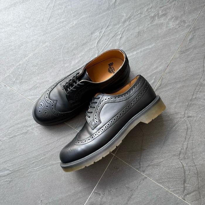 Dr martens 3989 brogue black smooth