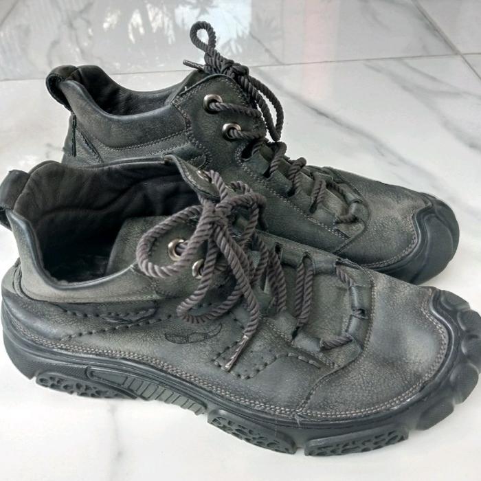 Sepatu Branded Buffalo BFL Kulit Hitam Size 42,5 (Second)