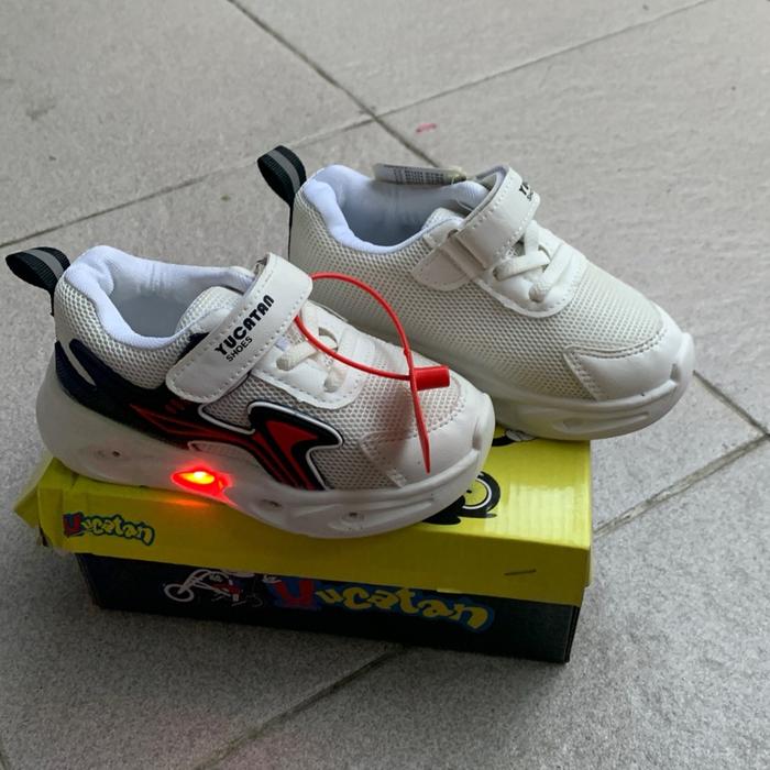Sepatu anak led yucatan putih size 26-30