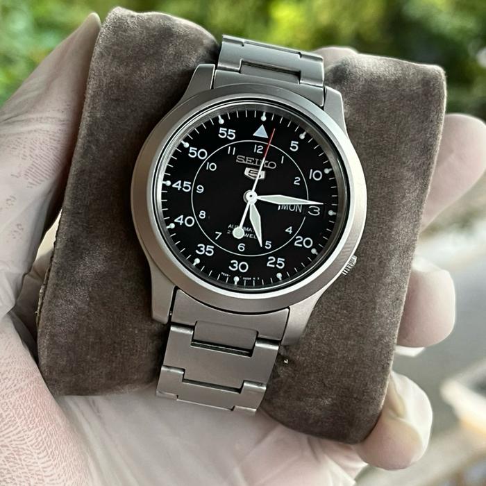 Seiko SNK809K1 Seiko 5 military black dial like new