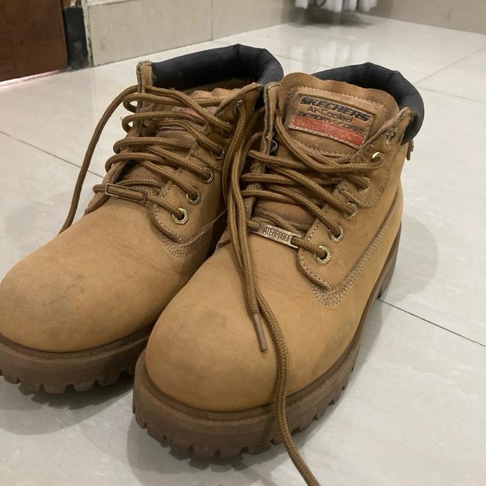 Skechers angkle boot waterproof