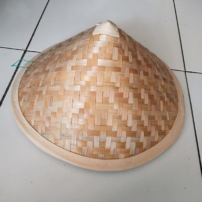 dudukuy cetok topi bambu tani atau kerajinan bambu
