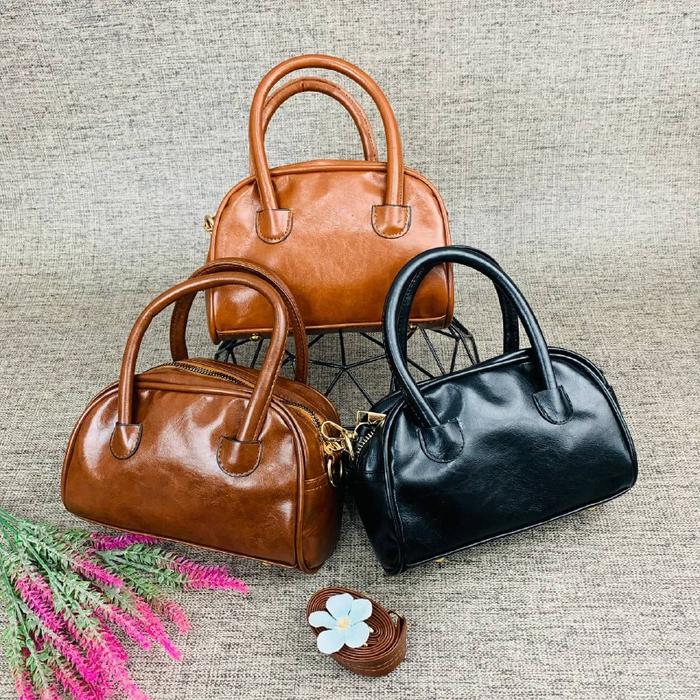 Famsix | Jelajahi dunia dengan Popy Bag! Tas yang ringan dan nyaman ini dirancang untuk menemani pet