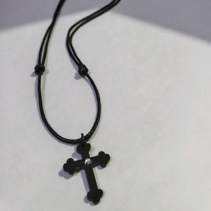 KALUNG SALIB HITAM CLOV KECIL PERMATA AESTHETIC