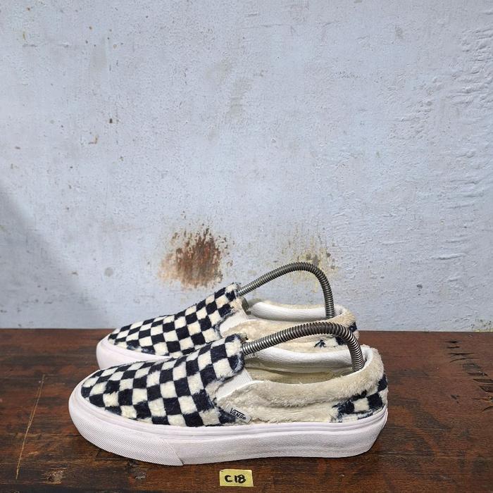 Sepatu second original Vans slip on sherpa size 40