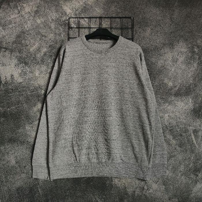 Crewneck Uniqlo Basic Second