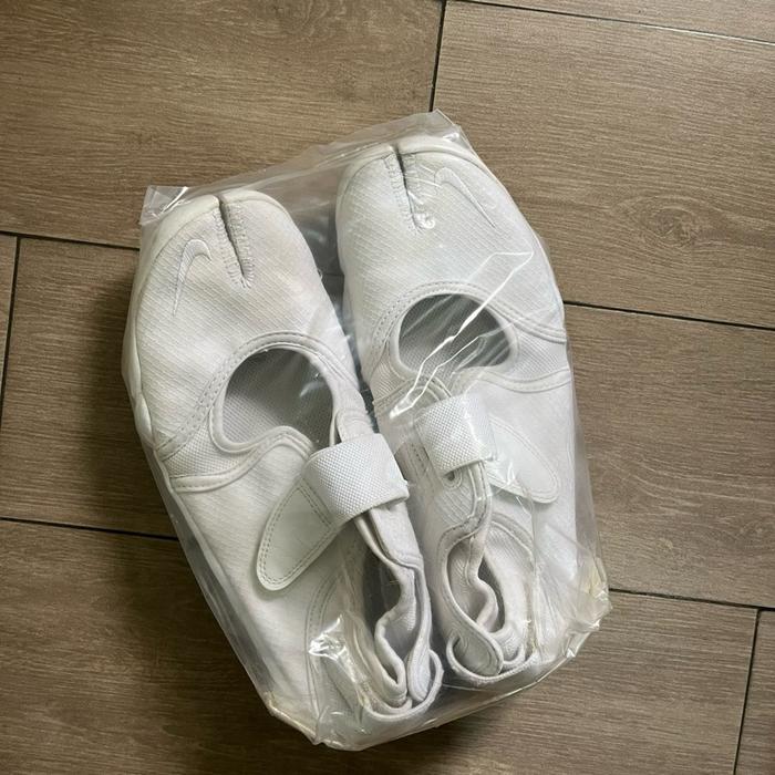Nike Air Rift White Preloved