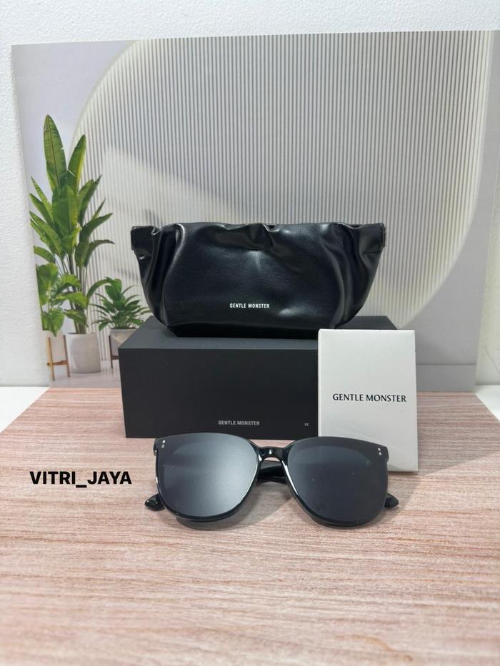 GENTLE MONSTER ROSY ORIGINAL Kacamata Hitam Elegan dengan Kualitas Terbaik untuk Pria dan Wanita Tam