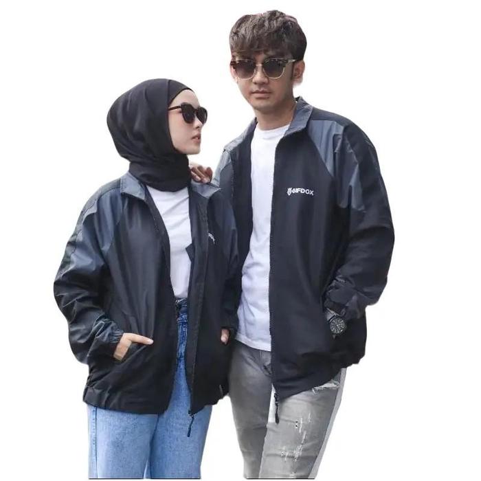 JACKET  VINTAGE VARSITY WATERPROOF RETRO Pria Wanita Distro Parasut Tebal Keren Casual Hitam Bomber 