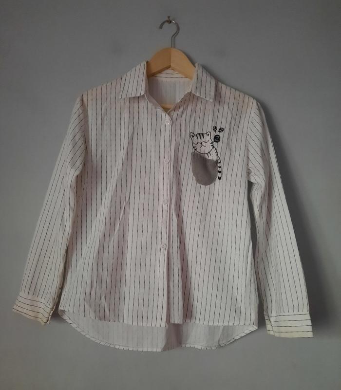 Preloved Kemeja Putih Kucing
