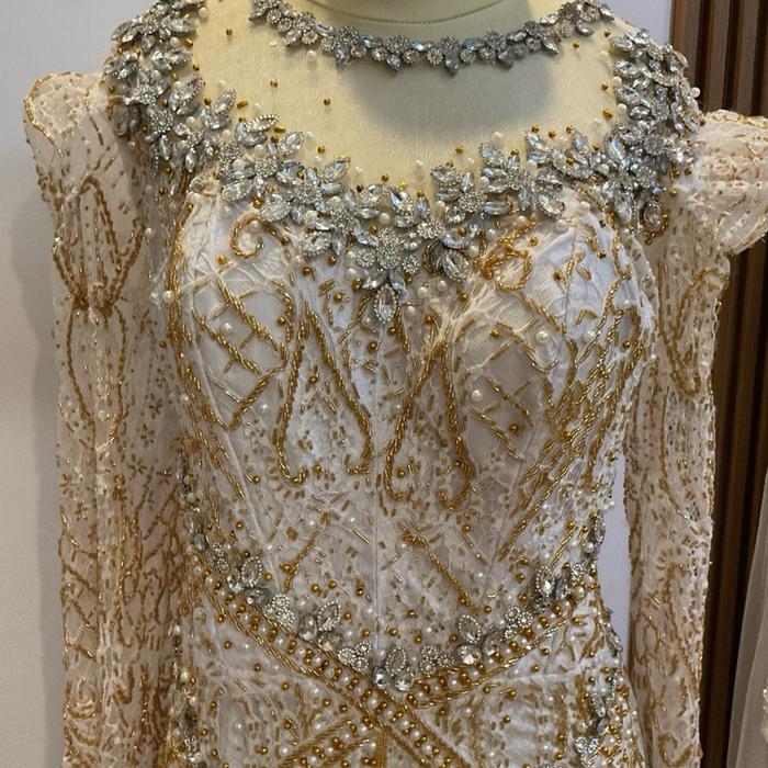 Putih akad payet gold , santili, kebaya slimdress, kelengkapan veil hijab, slayer jubah