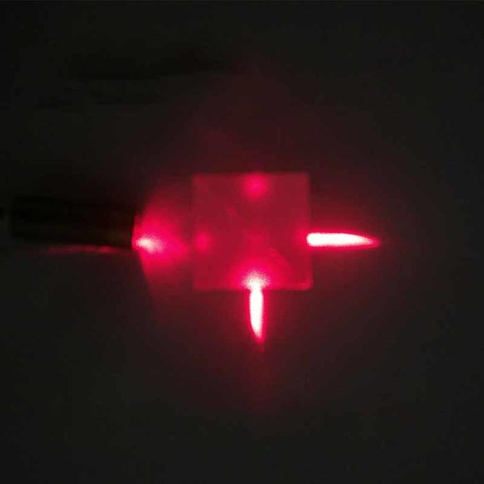 Kaca Optik Terpaku Prisma Segitiga Beam Splitter Prisma 15*15*15Mm