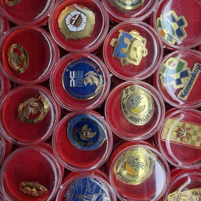 Pin Bros custom - Pin clips Custom - Pin dada custom - Pin logo custom - Custom logo pin - Pin custo