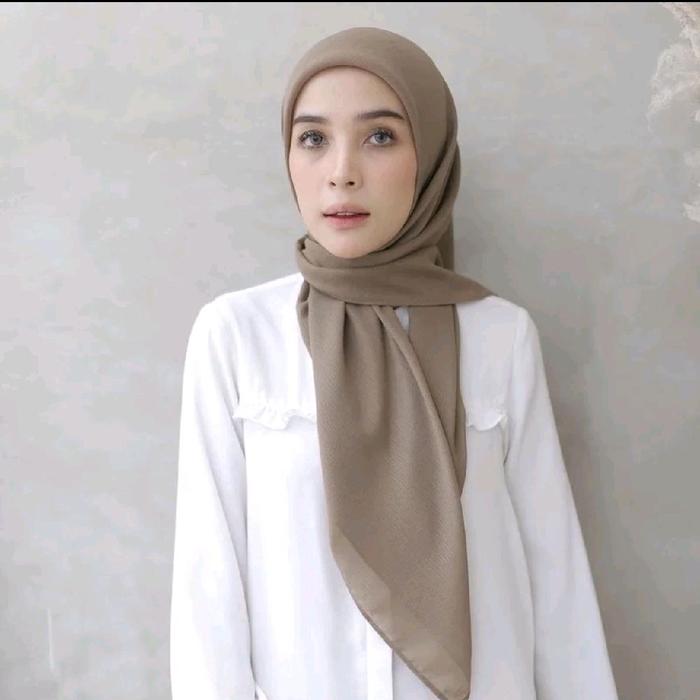 Bella Square Hijab Frappuccino Premium Segi Empat Polycotton promo