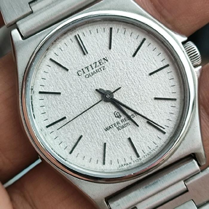 CITIZEN CQ WHITE TEXTURE DIAL - RARE ITEM