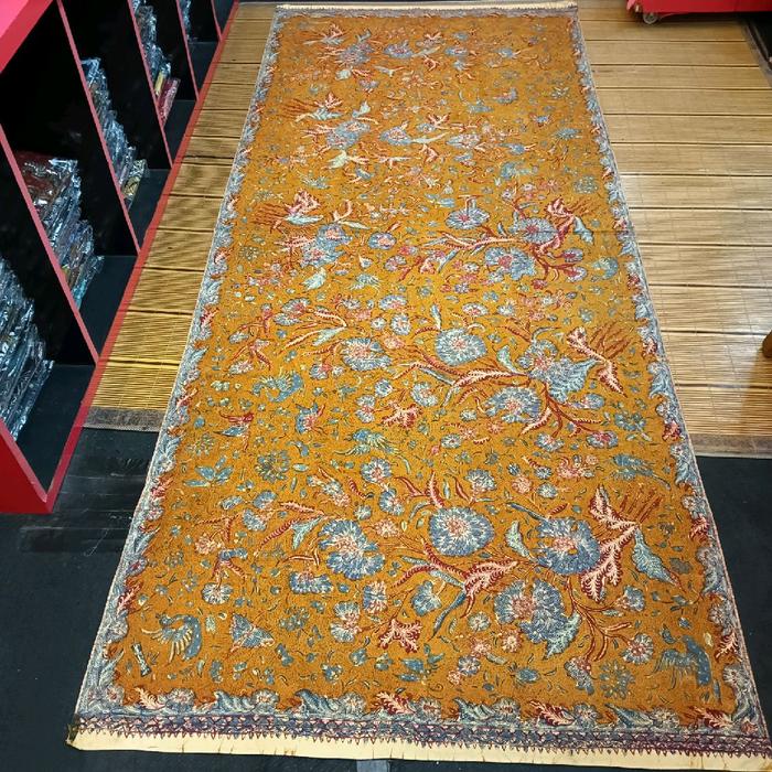 Kain batik tulis asli tiga negri Ny. Tjoa Tjoen Tiang Solo motif bunga pagi sore warna soga biru mer