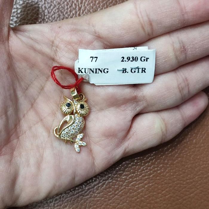 Liontin emas 70 owl daun