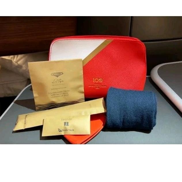 TAS AMENITY QANTAS 100 BUSSINES CLASS