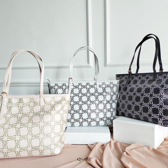 TAS MONOGRAM BY     QNANZ