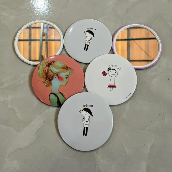 Cermin Bulat Karakter Kaca Cermin Make Up Mini Cermin Saku Portable Mini