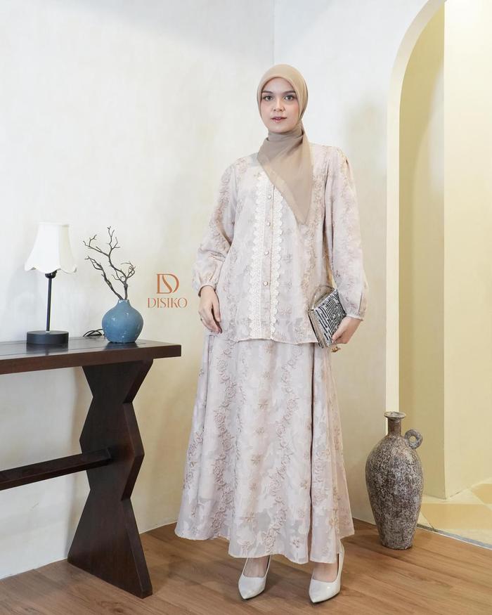 Disiko Aina One Set Blouse dan Rok Bordir Premium Motif Bunga Elegan Size S/ML dan L/XL Cocok untuk 