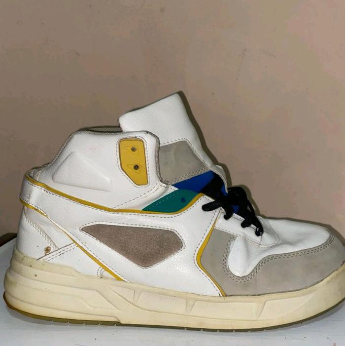 sepatu second  merk Zara original Pria Casual